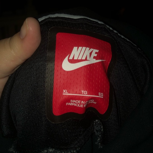 Nike sweater - Picture 3 of 4